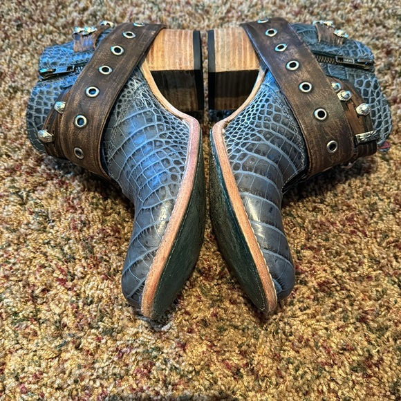 Freebird by Steven Saloon - Picture 2 of 8